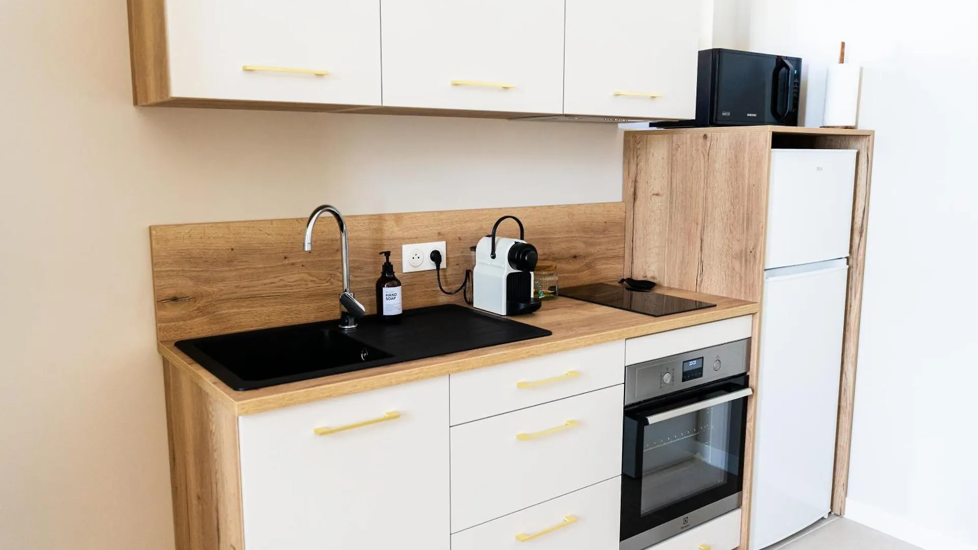 Appartement Cosy Tout Confort Et Calme En Ardeche,Parking Prive Le Teil 0*,  Frankrike
